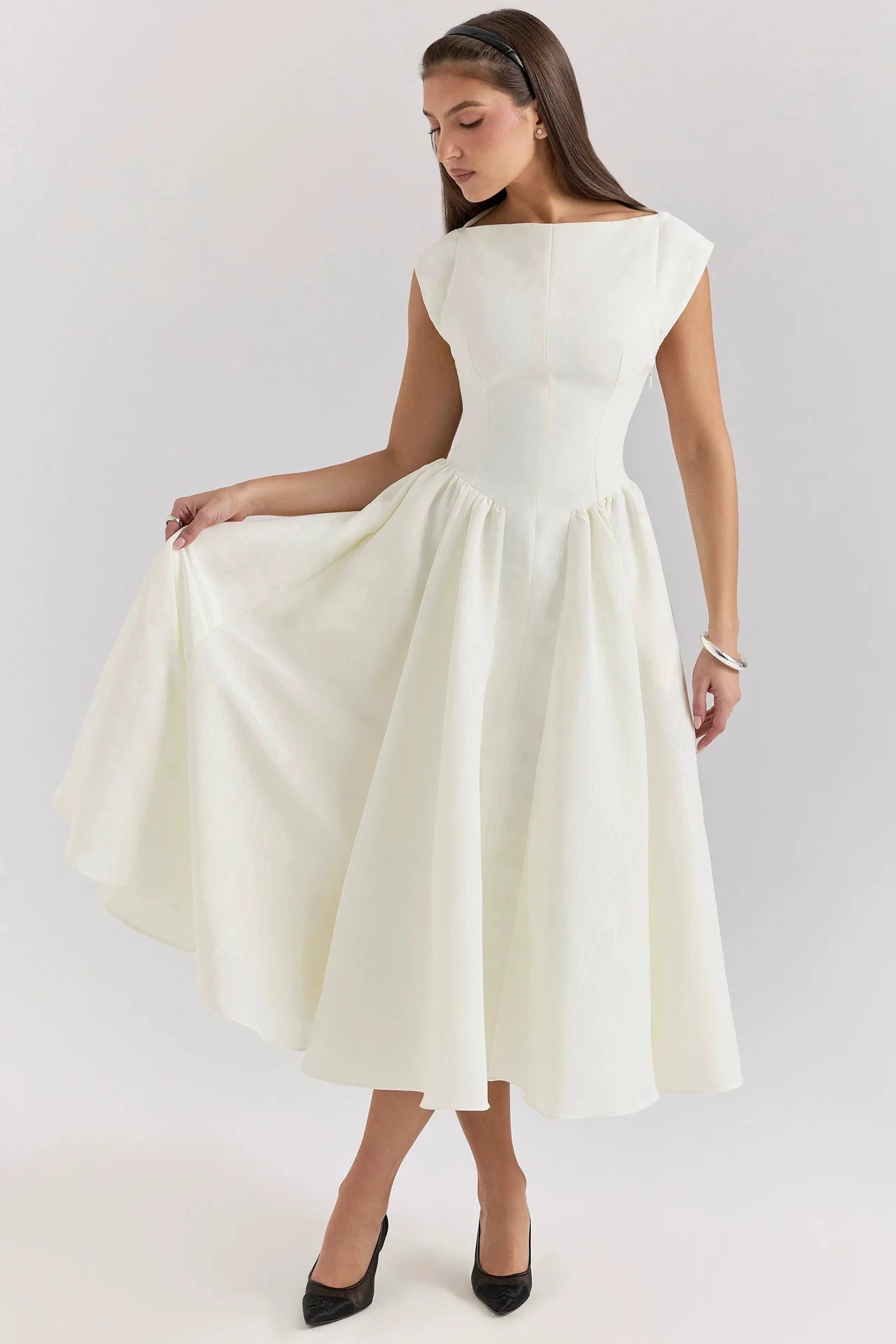 DONNA - Stijlvolle jurk met slanke taille